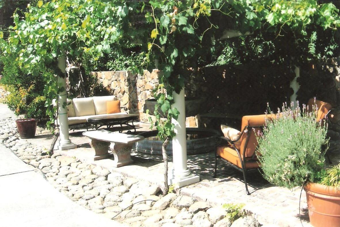 Spanish Villa Inn St. Helena Kültér fotó